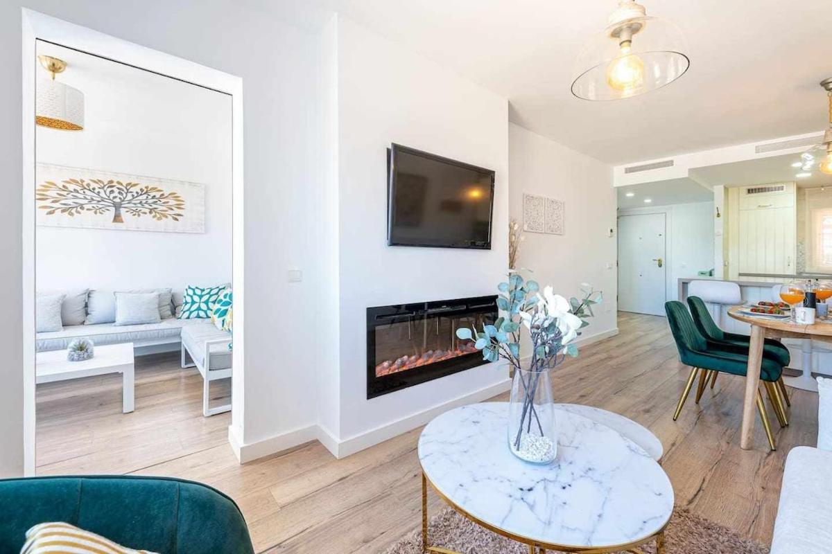797 Holiday Rentals - Lujoso Apartamento En Arroyo Con Piscina 베날마데나코스타 외부 사진
