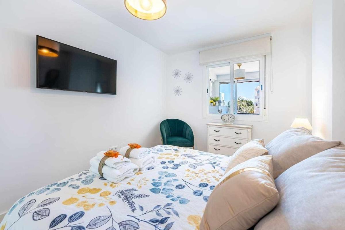 797 Holiday Rentals - Lujoso Apartamento En Arroyo Con Piscina 베날마데나코스타 외부 사진