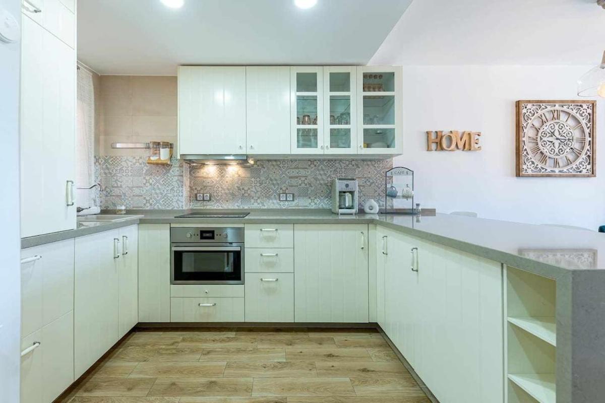 797 Holiday Rentals - Lujoso Apartamento En Arroyo Con Piscina 베날마데나코스타 외부 사진