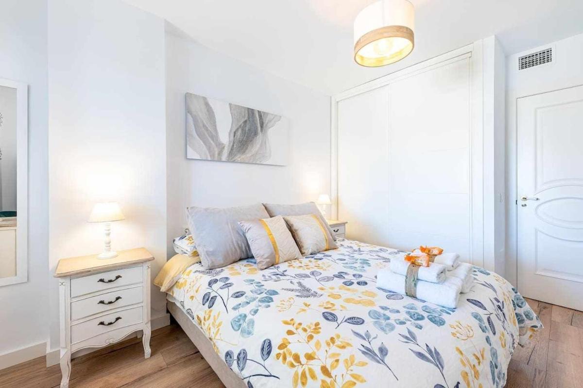 797 Holiday Rentals - Lujoso Apartamento En Arroyo Con Piscina 베날마데나코스타 외부 사진